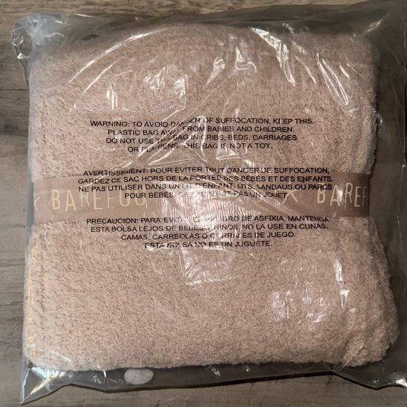 NWT BAREFOOT DREAMS CozyChic Pom-Pom Beanie Hat & Scarf Set - Tan - Picture 3 of 6